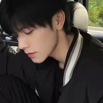 隗逸馨
